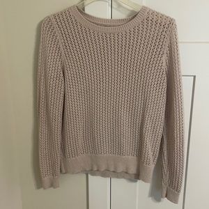 Light pull over sweater